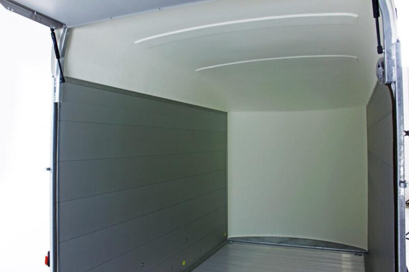 Remolque-furgon-cerrado-dos-ejes-aluminio-fibra-forcar-onne-xl-25